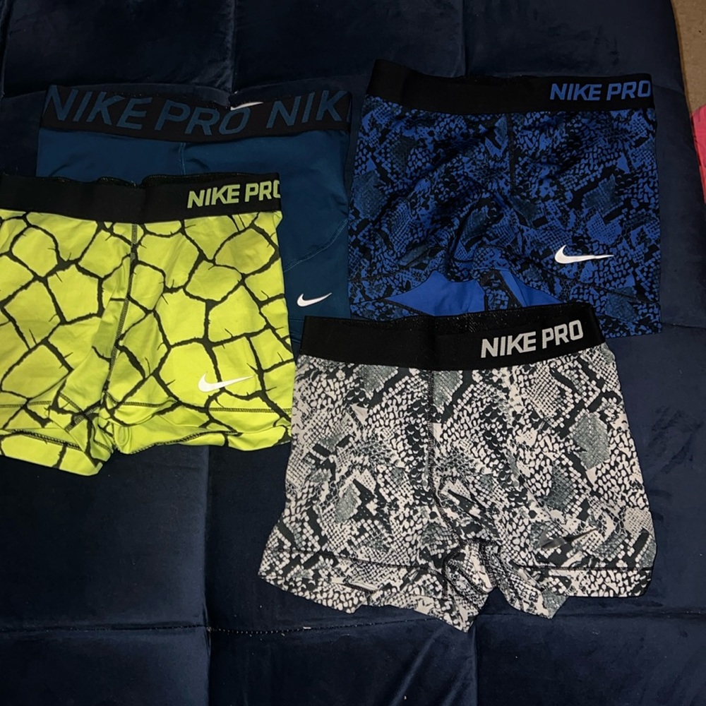 Nike pro bundle! Size small